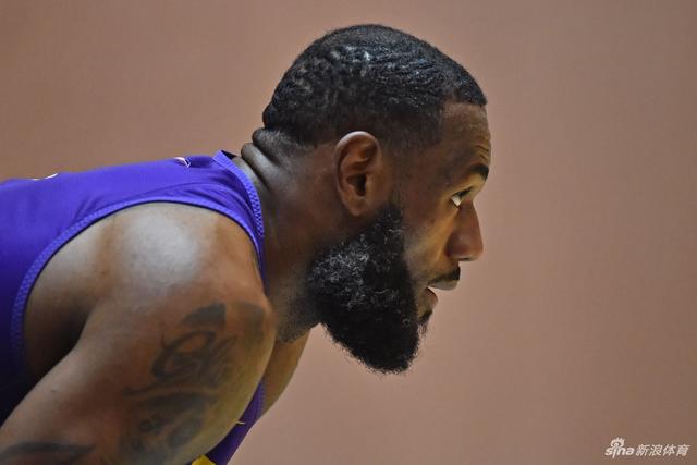 2025日职前瞻：8队换帅+3队重建 潜在黑马众多