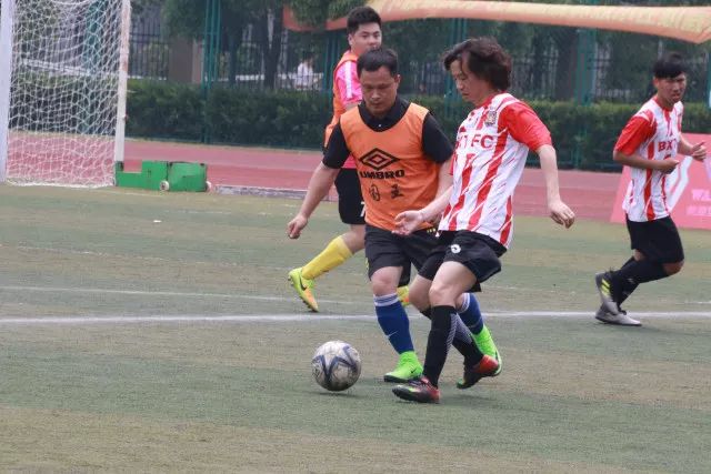 NBA新赛季前瞻：争冠格局混乱 詹杜库难现辉煌